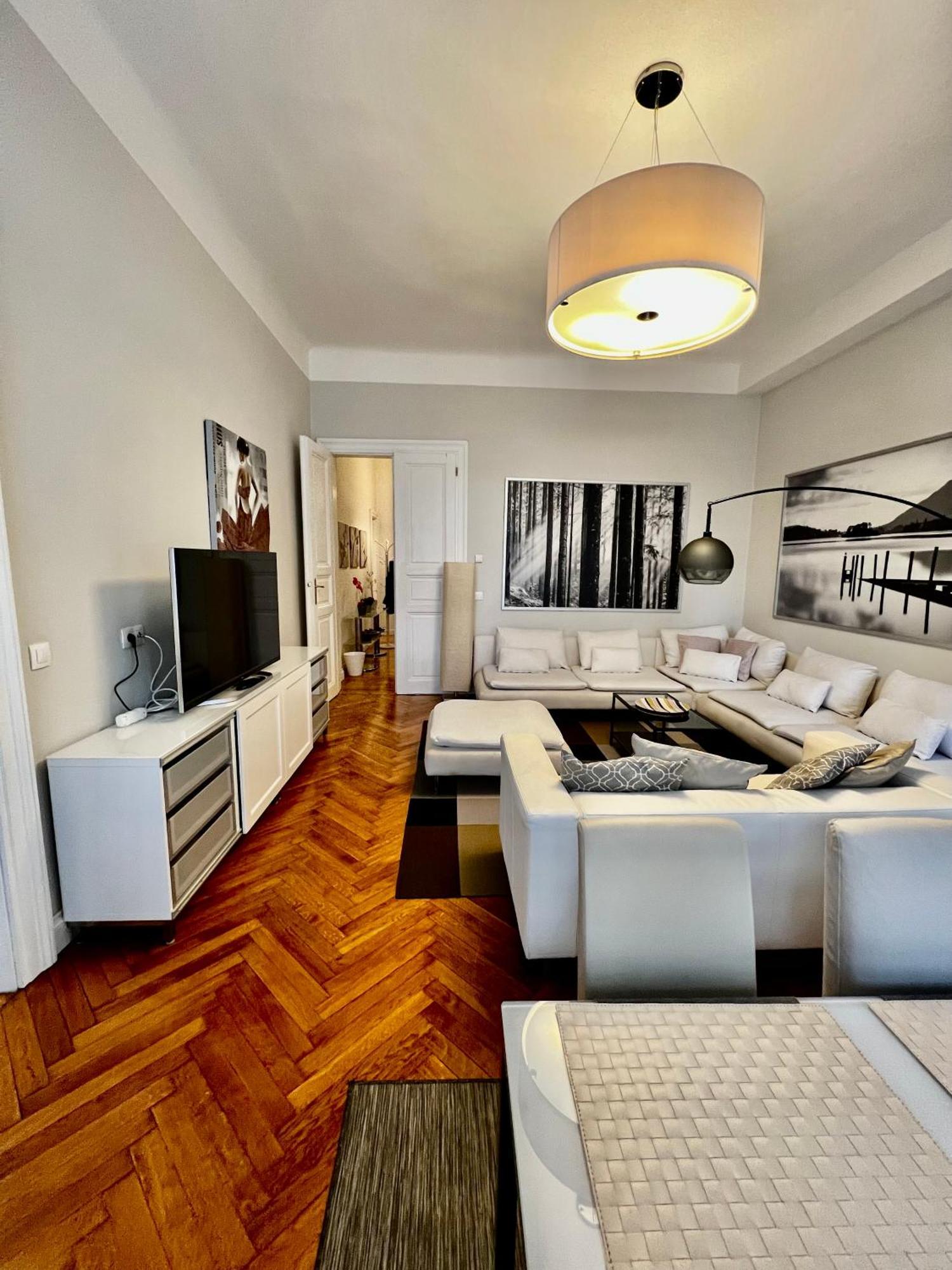 Four Reasons Apartment Praga Esterno foto
