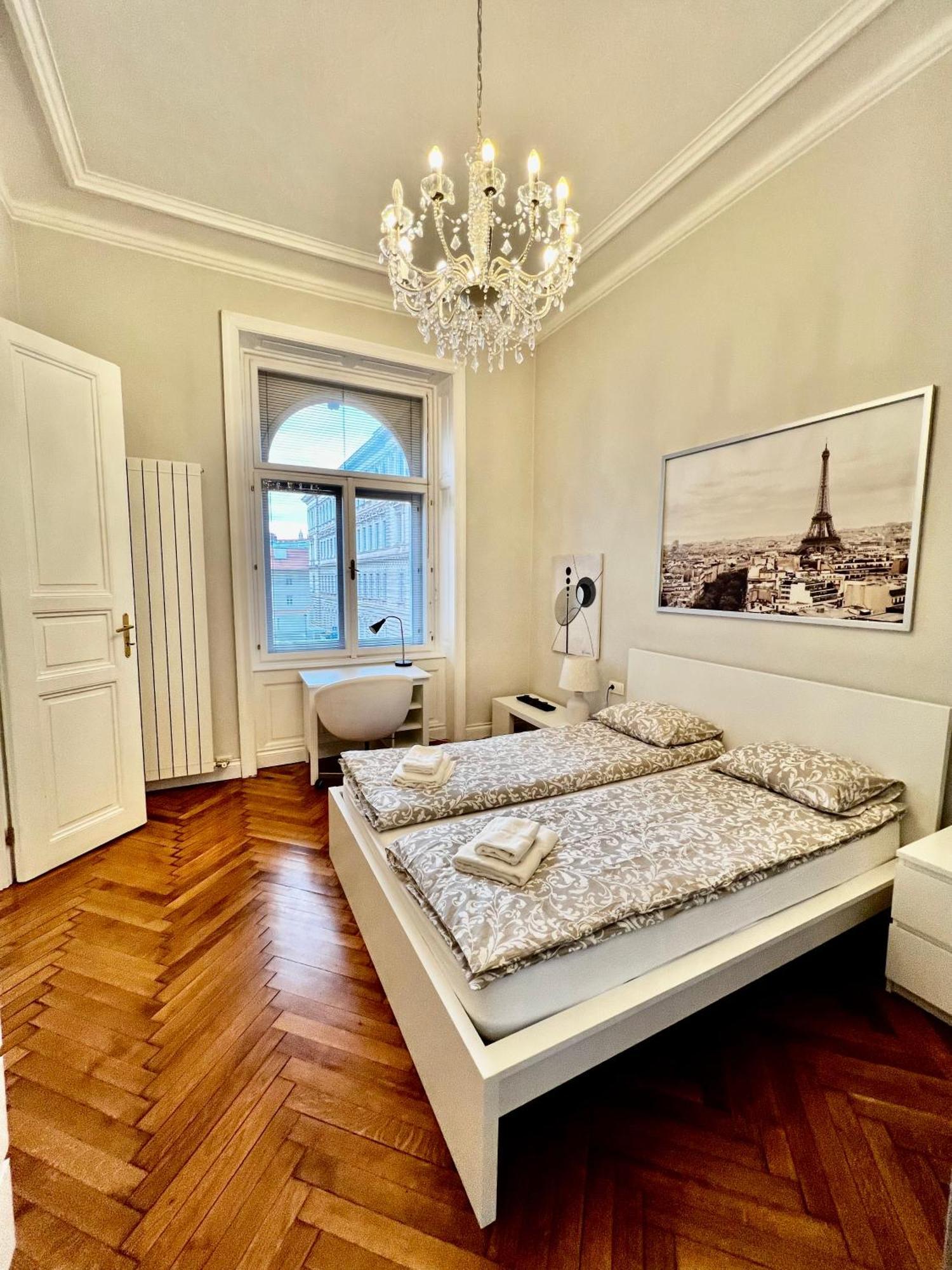 Four Reasons Apartment Praga Esterno foto