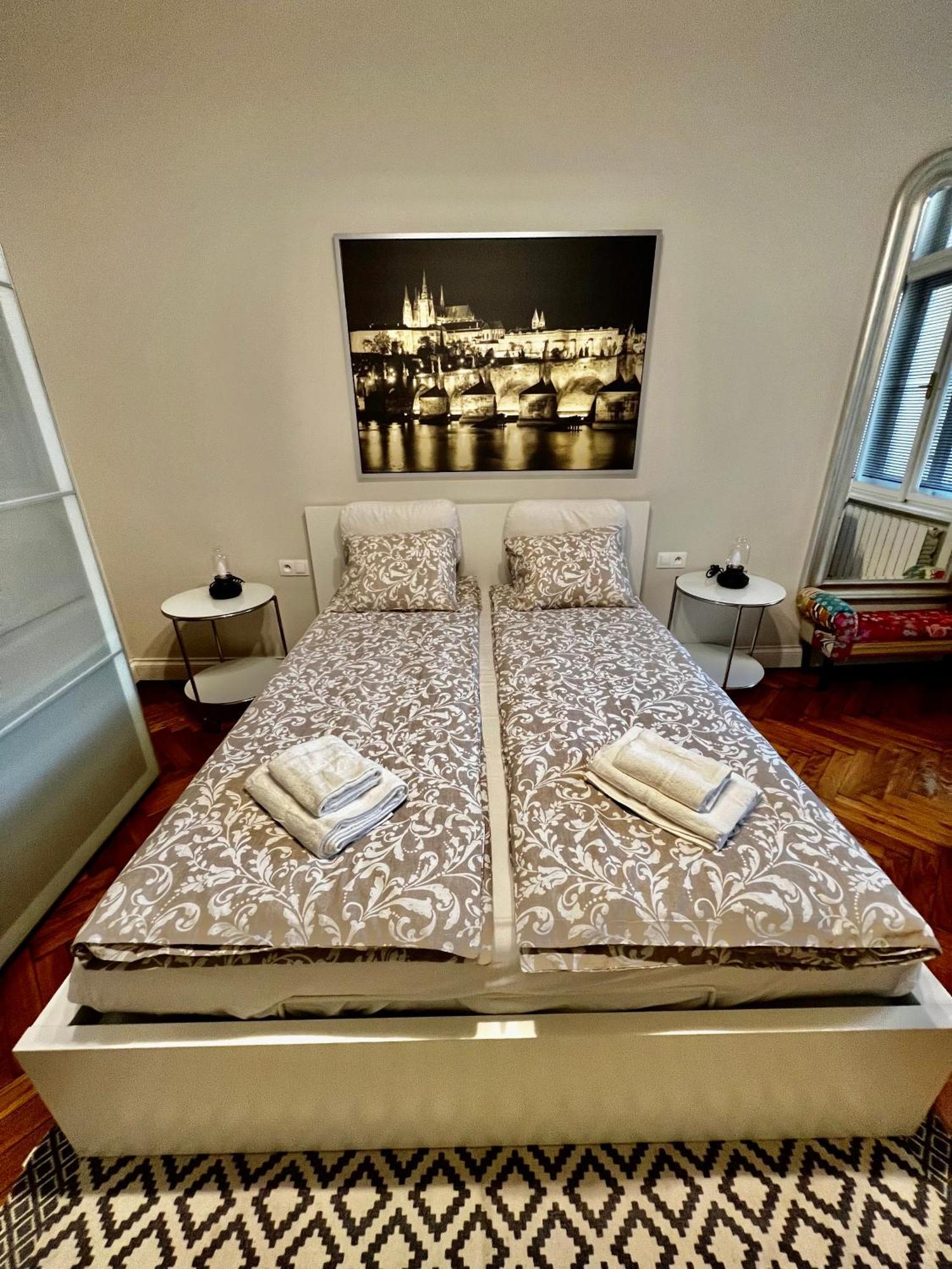 Four Reasons Apartment Praga Esterno foto