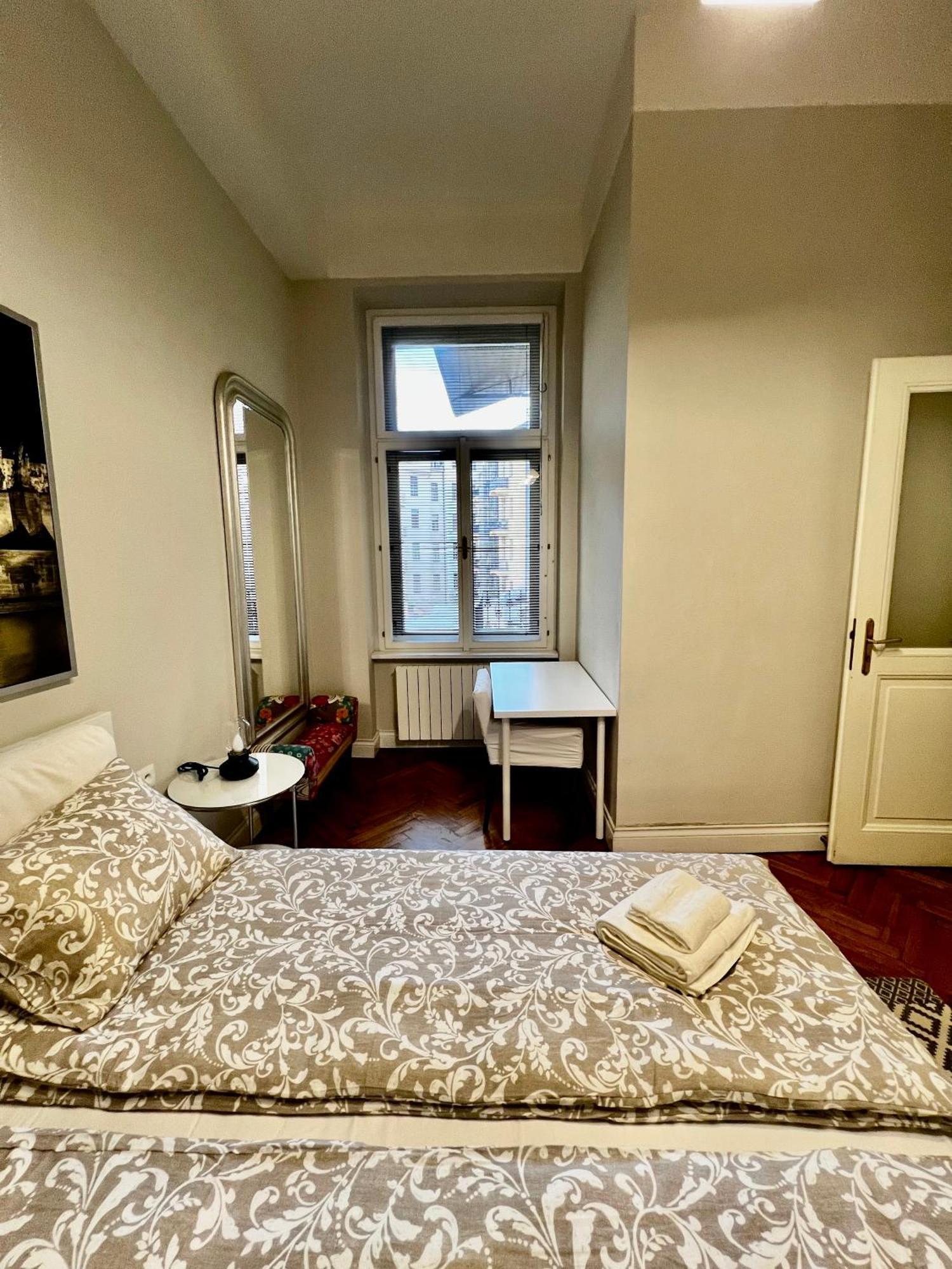 Four Reasons Apartment Praga Esterno foto