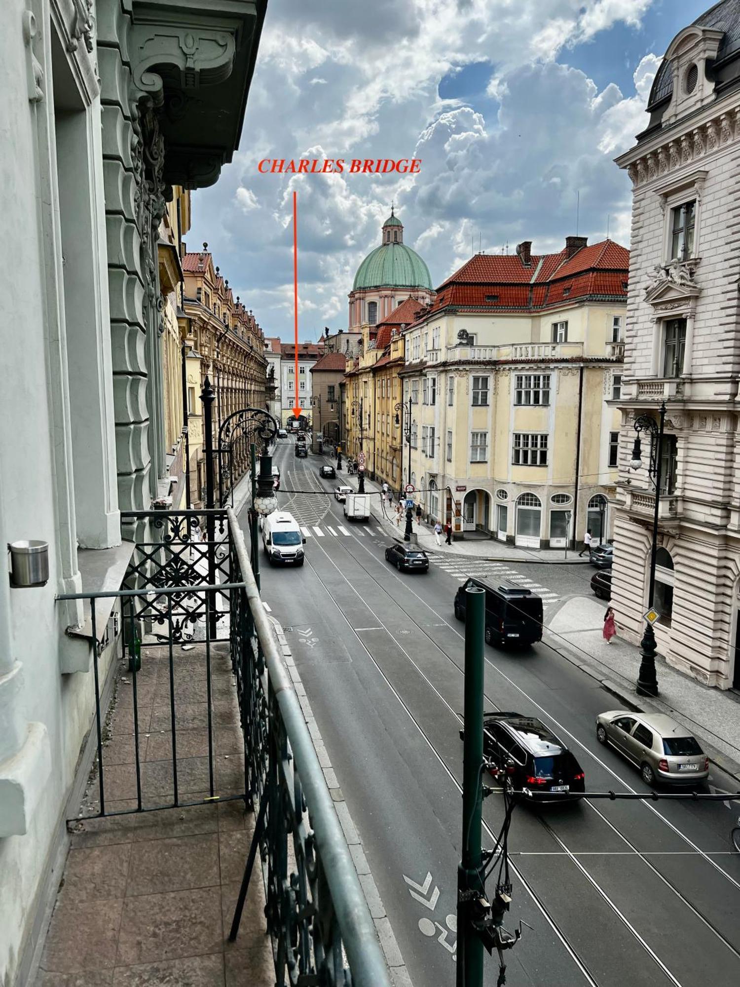 Four Reasons Apartment Praga Esterno foto